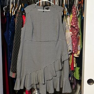 Halogen houndstooth ruffle hem dress 2023